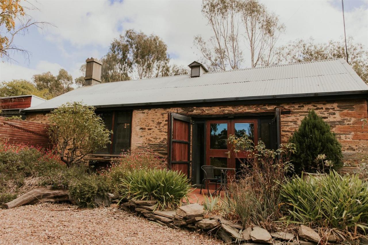 Mintaro Cottage Villa *